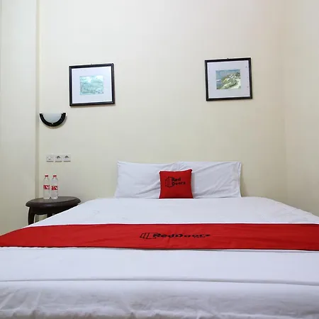 Reddoorz @ Mantrijeron 2 Hotel